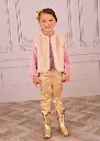 Cher_Gilet_Gold_Lifestyle_1.webp