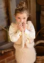 Cher_Jacket_Gold_Lifestyle_1.webp