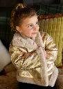 Petra_Coat_Gold_lifestyle.webp