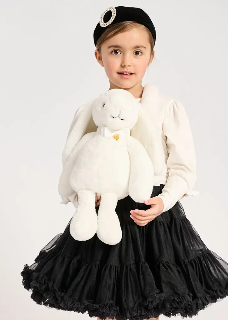 Daisy-Bag-Snowdrop-Lifestyle-2.webp