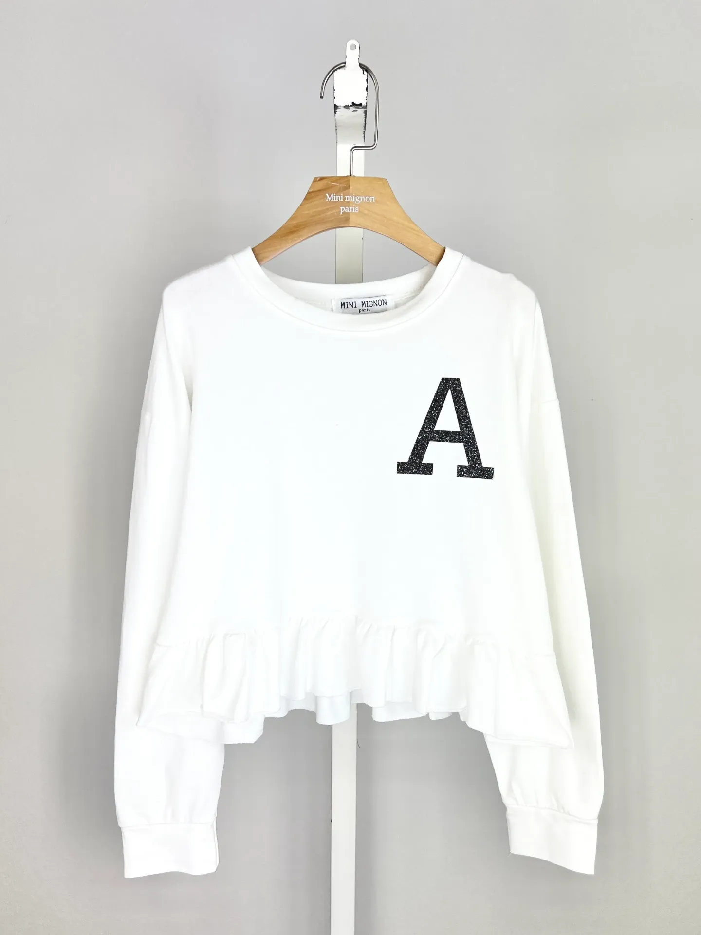 MINI MIGNON - SWEAT Ecru à volant "A" noir (4 ans)