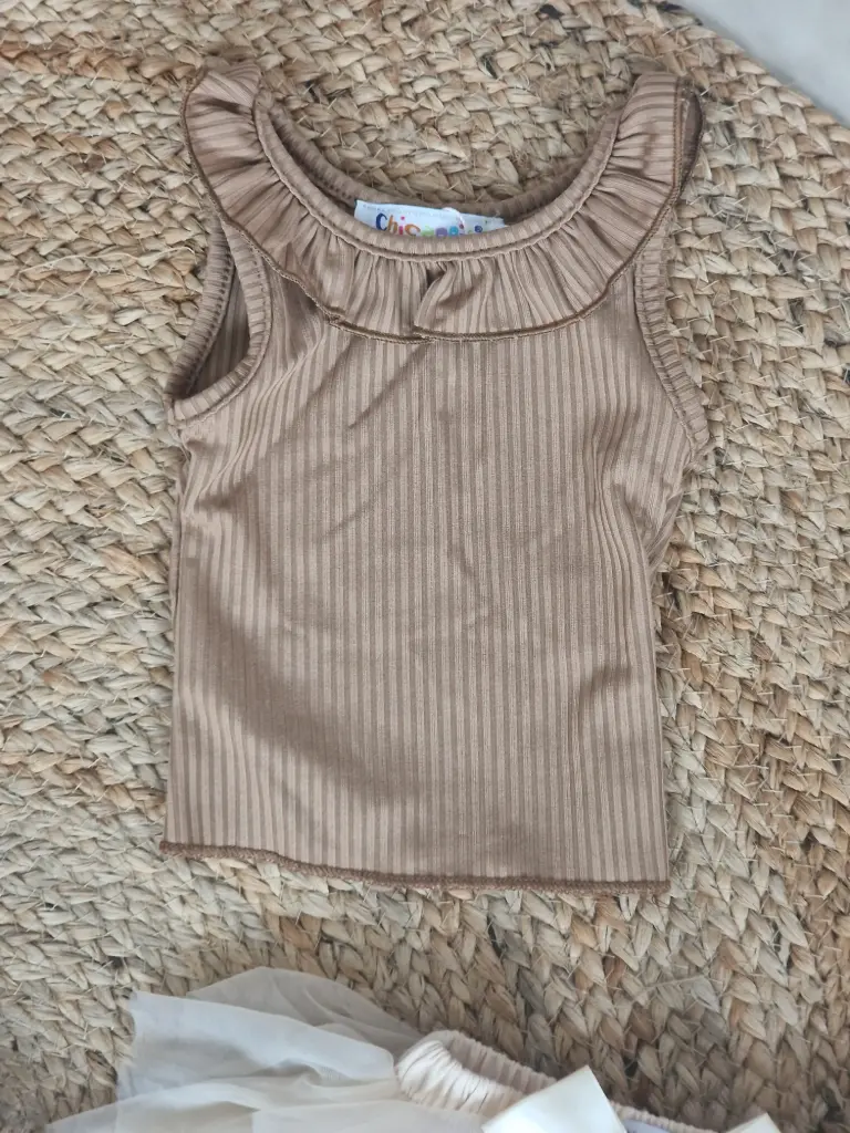 CHICAPRE - Top à volant Beige